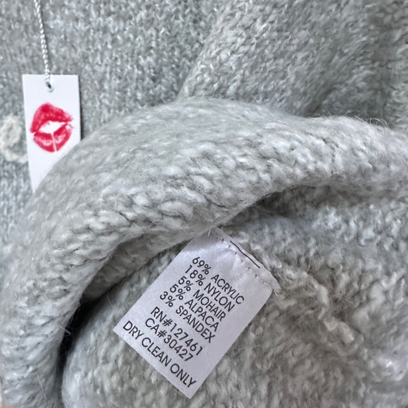 NEW Wildfox Keep Me Warm Gray and White Alpaca Sweater - Women's Medium - Picture 7 of 7